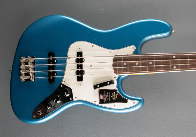 American Vintage II 1966 Jazz Bass