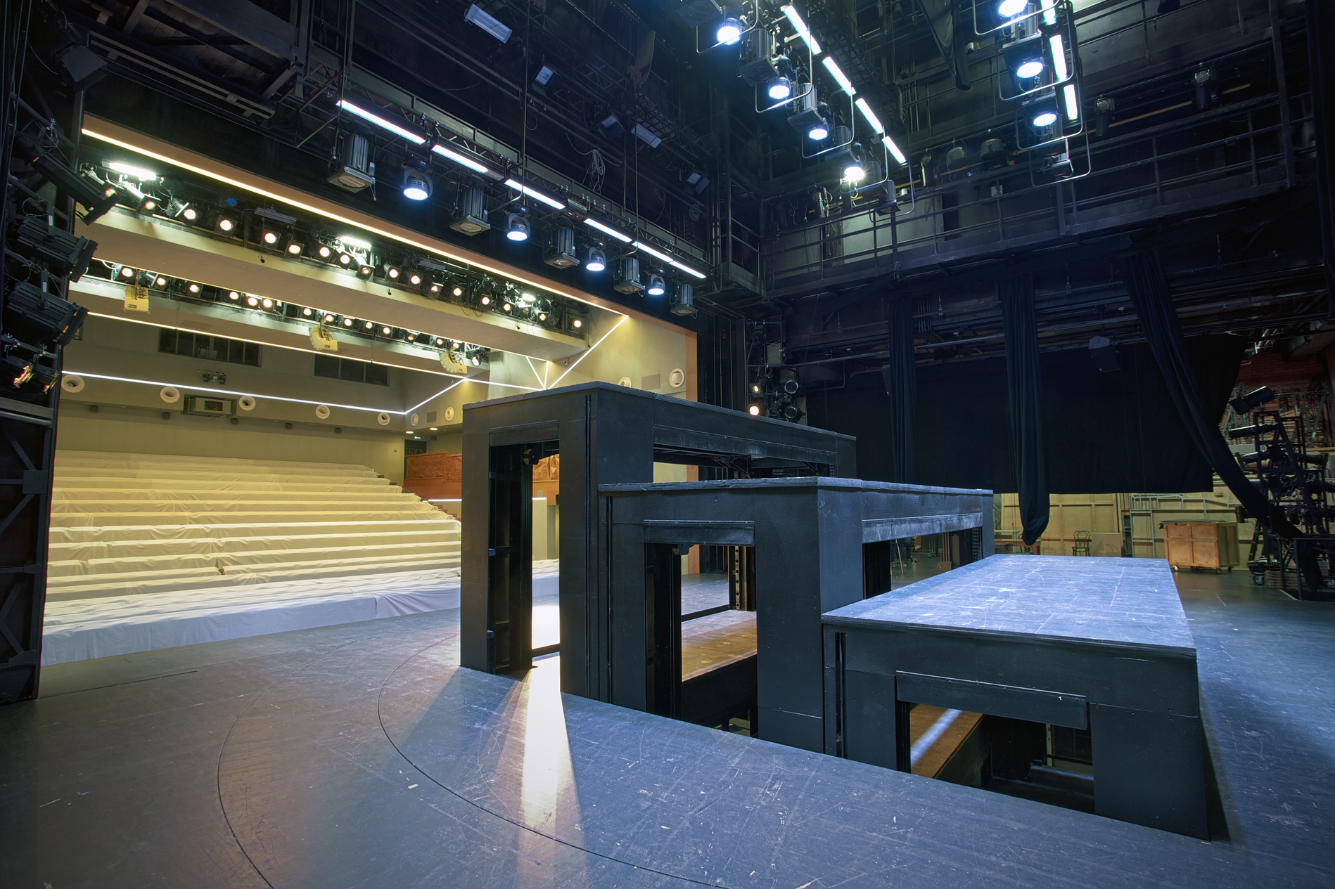 Stage Lift